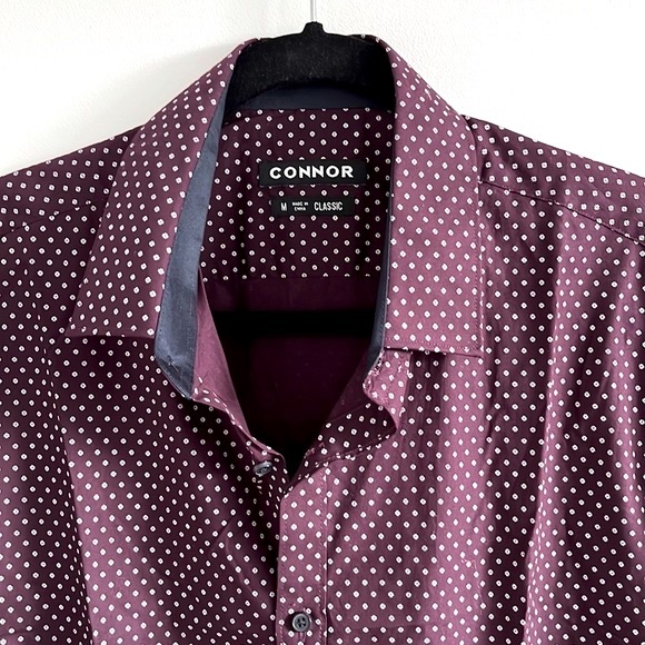 CONNOR CLASSIC BURGUNDY SHIRT. Casual. Dark blue application neck and cuff - Picture 2 of 6